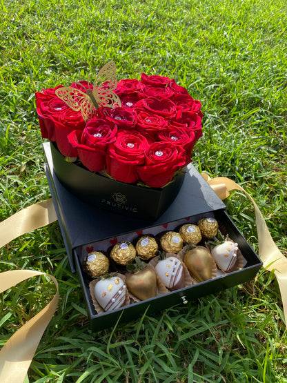 ❤️ Luxury Heart Box with Roses & Chocolate Strawberries — F‑035